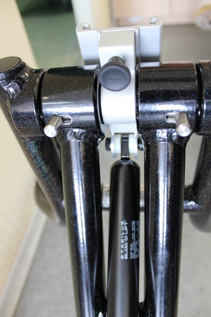 Вертикализатор Сквигглз_замки шасси.JPG